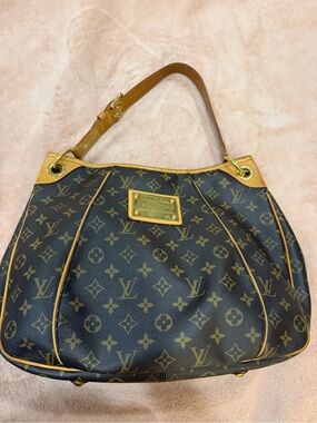 Louis Vuitton Monogram Galliera PM Shoulder Hobo Bag